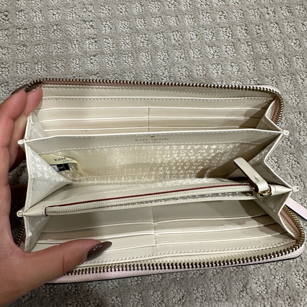 Kate Spade - Pink Wallet - Picture 2 of 2